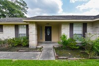 25110 Wilderness Rd in Spring, TX - Foto de edificio - Building Photo