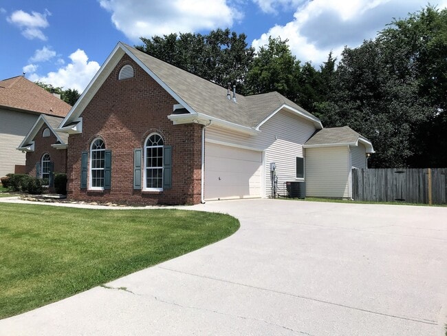 8518 Lawnpark Dr in Knoxville, TN - Building Photo - Building Photo
