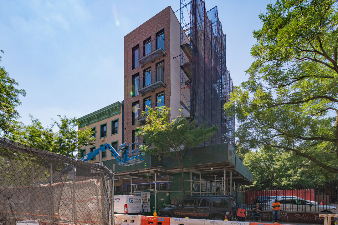 650 E 6th St in New York, NY - Foto de edificio