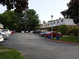 10 Poinsettia Ct in Pikesville, MD - Building Photo