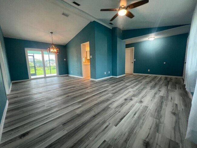 property at 465 Garfield Ave NW