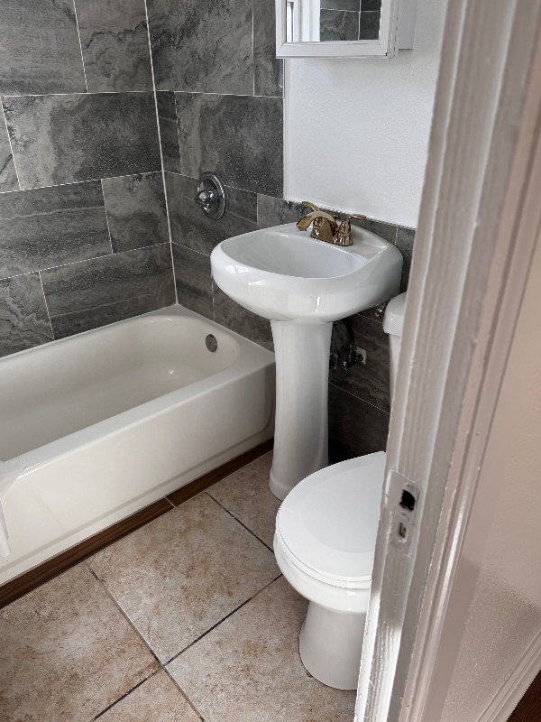 8557 Juniper Ave in Fontana, CA - Building Photo - Building Photo