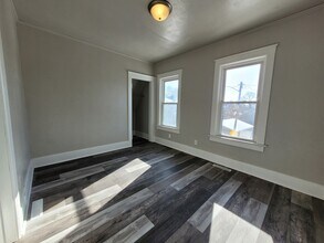 816 School Pl in Green Bay, WI - Foto de edificio - Building Photo