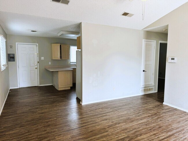 4812 6th St in Lubbock, TX - Foto de edificio - Building Photo