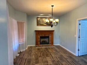 347 Pondview Dr in Antioch, IL - Building Photo - Building Photo
