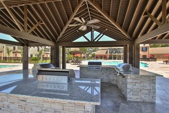 Waterford Grove Apartments in Houston, TX - Foto de edificio - Building Photo