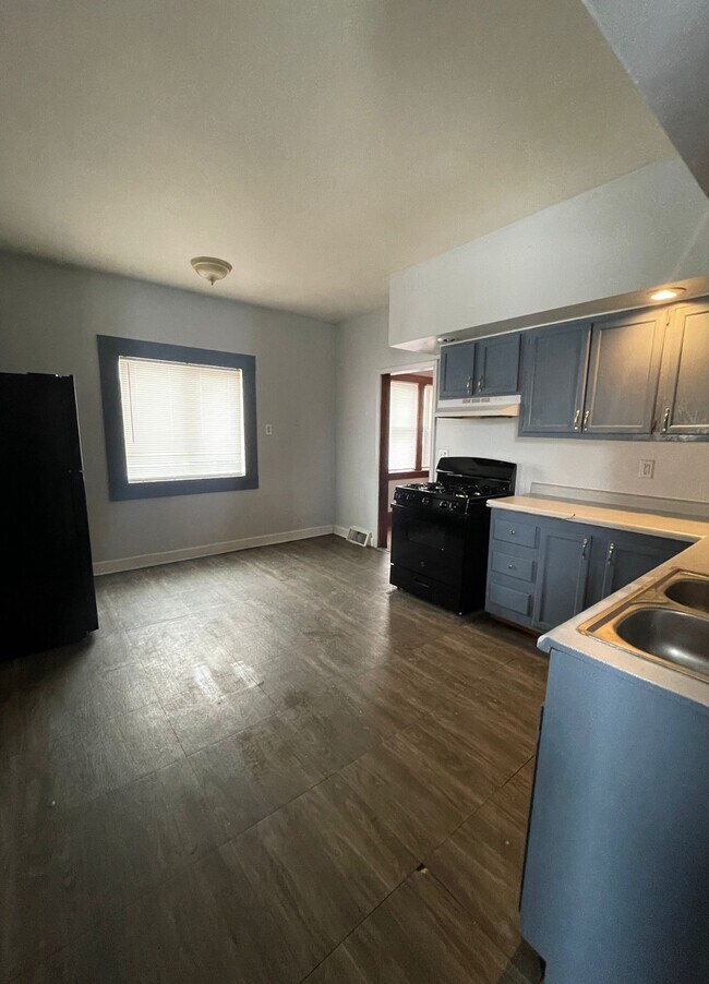 property at 713 S Carlisle St
