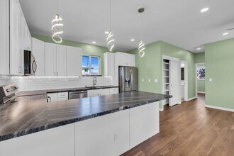 1276 S Nahale Pl in Lahaina, HI - Building Photo - Building Photo