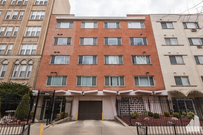 5953 N Kenmore Ave-Unit -201CC in Chicago, IL - Building Photo