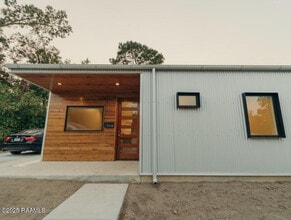700 S St Antoine St in Lafayette, LA - Building Photo - Building Photo