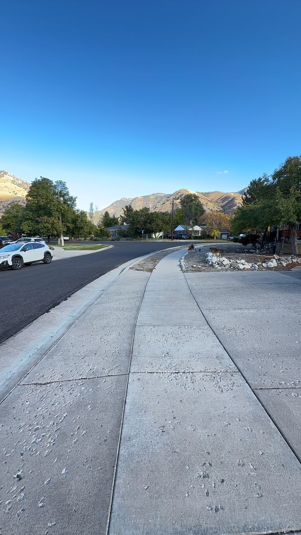 1374 Maple Dr in Logan, UT - Building Photo - Building Photo