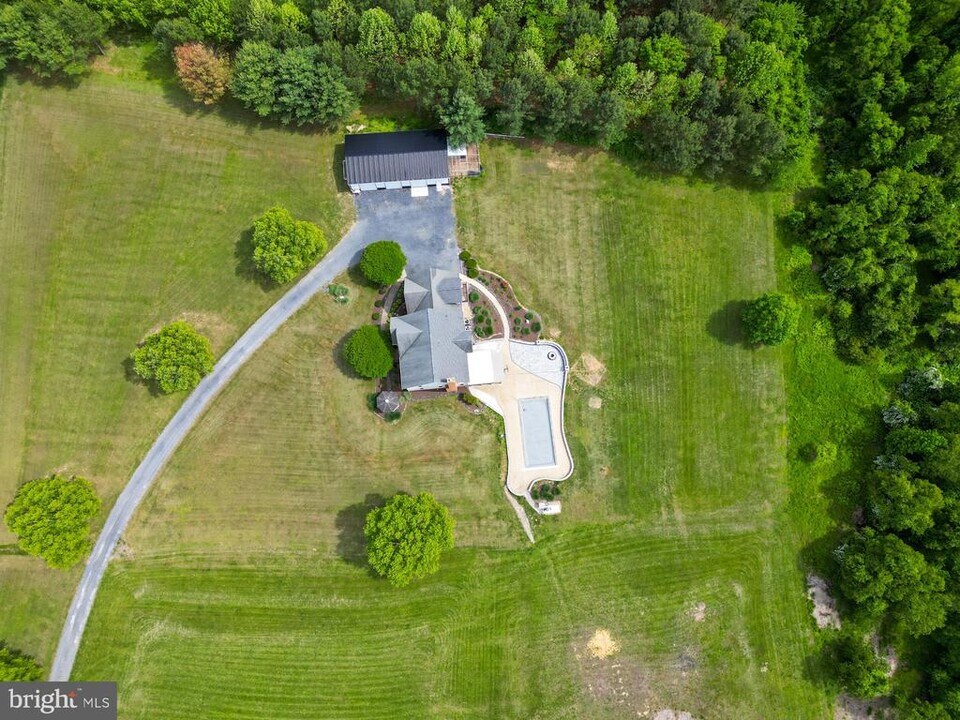 5100 Williams Wharf Rd in Saint Leonard, MD - Building Photo
