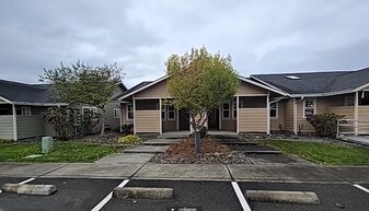 2469 Shay Ct in Fortuna, CA - Building Photo