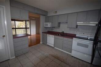12900 Walden Rd, Unit 1004J in Montgomery, TX - Building Photo - Building Photo