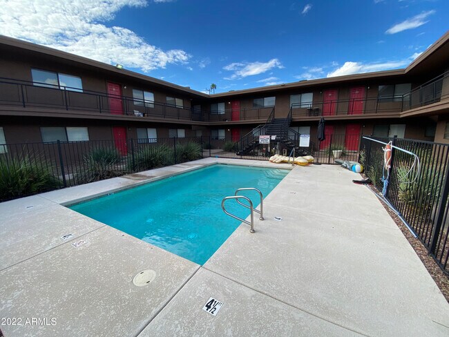 310 W Earll Dr in Phoenix, AZ - Building Photo - Building Photo