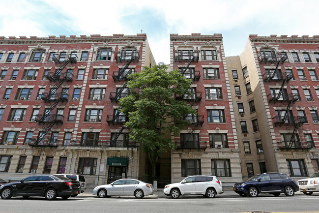 961 Saint Nicholas Ave in New York, NY - Building Photo - Building Photo