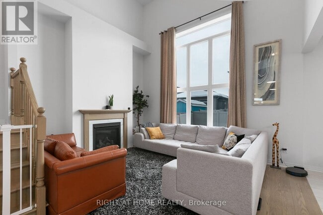 917 Littlerock St in Ottawa, ON - Building Photo - Building Photo