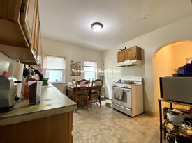 298 Boston Ave, Unit 1 Apartamentos