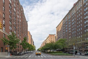 1133 Park Ave in New York, NY - Foto de edificio - Building Photo