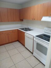 415 Executive Center Dr in West Palm Beach, FL - Building Photo - Building Photo