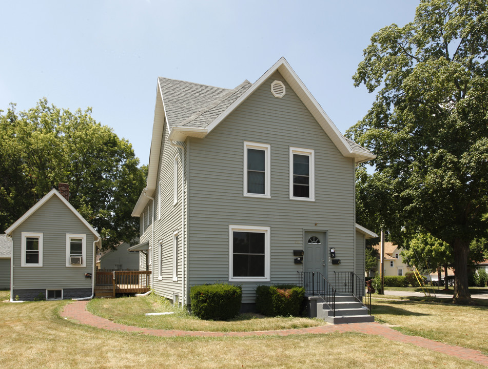 233 N Martin Luther King Jr Blvd in Lansing, MI - Foto de edificio