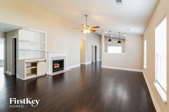 7916 Long Shadow Ln in North Charleston, SC - Building Photo - Building Photo