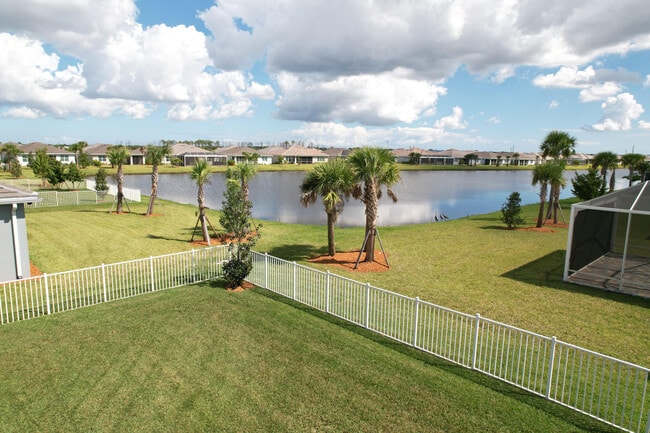13412 SW Vermillion Cir in Port St. Lucie, FL - Building Photo - Building Photo