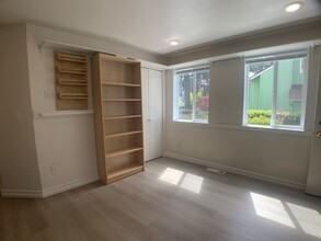 9221 2nd Ave NW in Seattle, WA - Foto de edificio - Building Photo