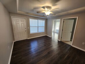3802 Falcon Crest Dr in Louisville, KY - Building Photo - Building Photo