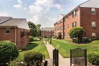 Windsor Apartments in Wood Ridge, NJ - Foto de edificio - Building Photo