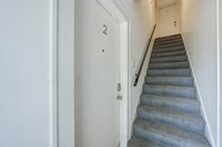 516 W Gray St photo'