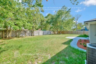 4063 Greenwillow Ln W in Jacksonville, FL - Building Photo - Building Photo