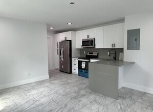 707 NW 3rd Ave in Pompano Beach, FL - Building Photo - Building Photo