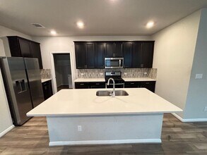 101 Neterland St in Andice, TX - Building Photo - Building Photo