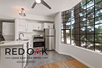 10304 Tujunga Canyon Blvd in Los Angeles, CA - Foto de edificio - Building Photo
