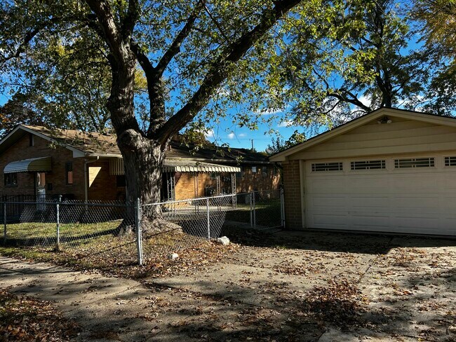 1643 Fairview Ave in Royal Oak, MI - Building Photo - Building Photo