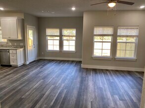 3004 SW Garrison Ln in Bentonville, AR - Foto de edificio - Building Photo