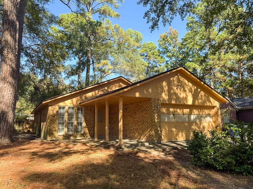 3005 Brook Dr in Huntsville, TX - Building Photo