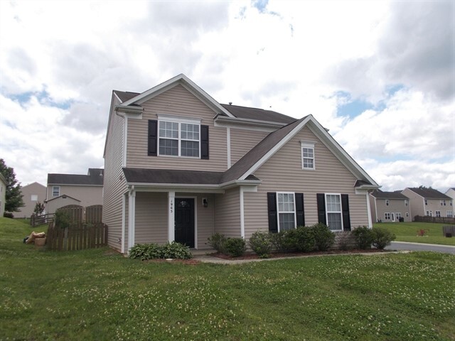 1965 Moss Creek Dr in Harrisburg, NC - Building Photo