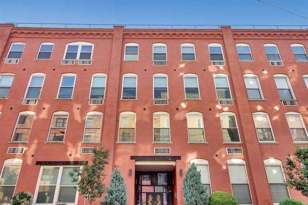222 Grand St-Unit -2I in Hoboken, NJ - Foto de edificio