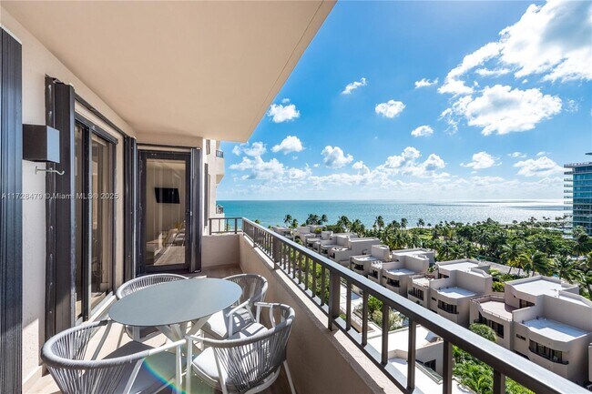 201 Crandon Blvd, Unit 923 in Miami, FL - Building Photo - Building Photo