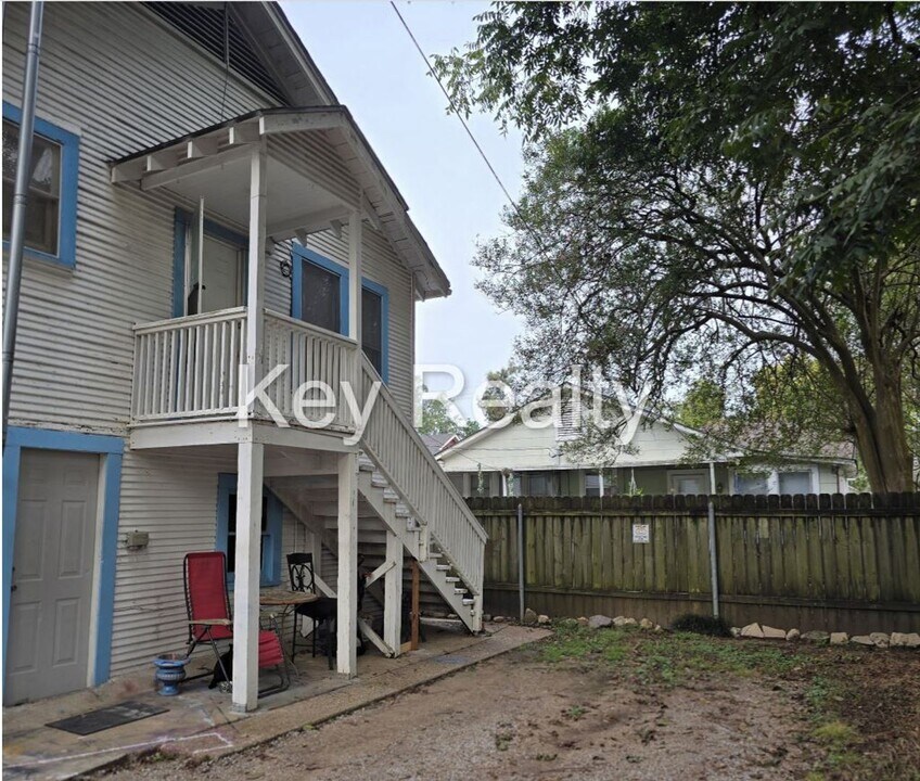 2307 Elliott St in Alexandria, LA - Building Photo