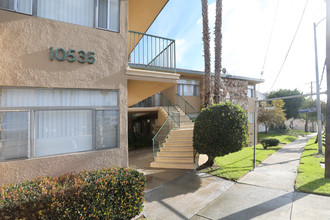 10535 National Blvd in Los Angeles, CA - Foto de edificio - Building Photo