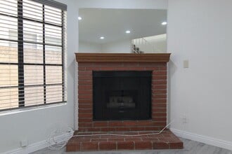 4721 Kester Ave, Unit 2 in Los Angeles, CA - Building Photo - Building Photo