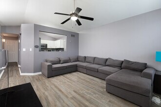 144 Presidential Blvd in Oswego, IL - Building Photo - Building Photo