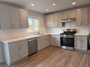 940 Beth Page Ct in Vacaville, CA - Building Photo - Building Photo