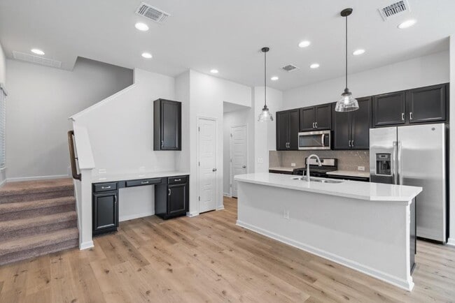 13615 Terrett Trce in Austin, TX - Building Photo - Building Photo