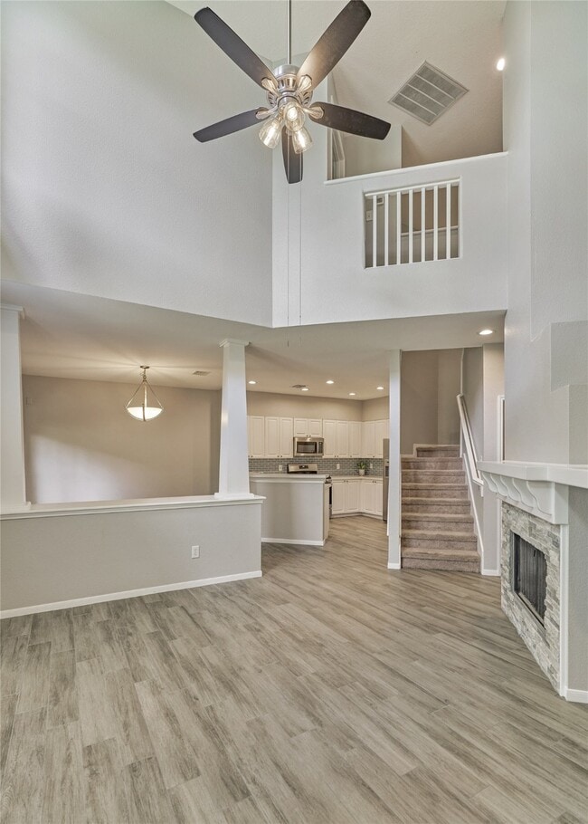 property at 25 Scarlet Woods Ct