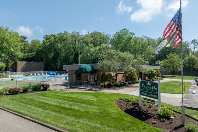 Woodside Terrace Apartments in Canton, OH - Foto de edificio - Building Photo