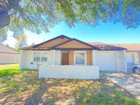 135 Sand Pine Cir in Sanford, FL - Building Photo